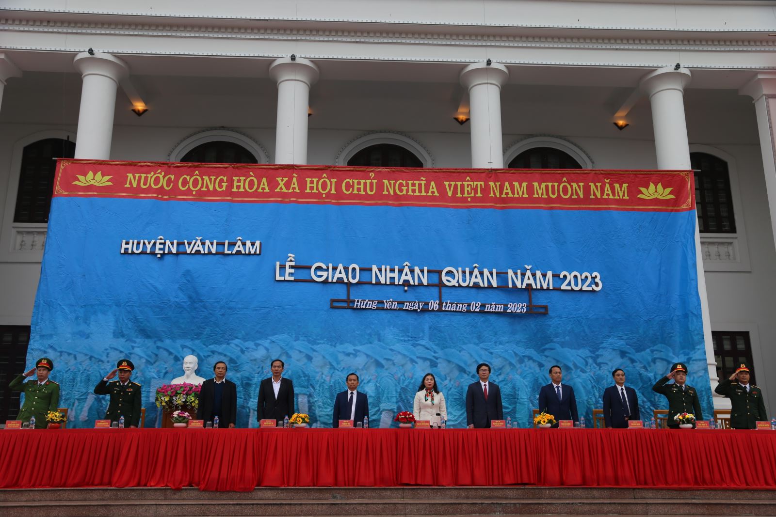 Văn Lâm tổ chức Lễ giao nhận quân năm 2023